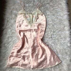 VTG Val Mode Lingerie